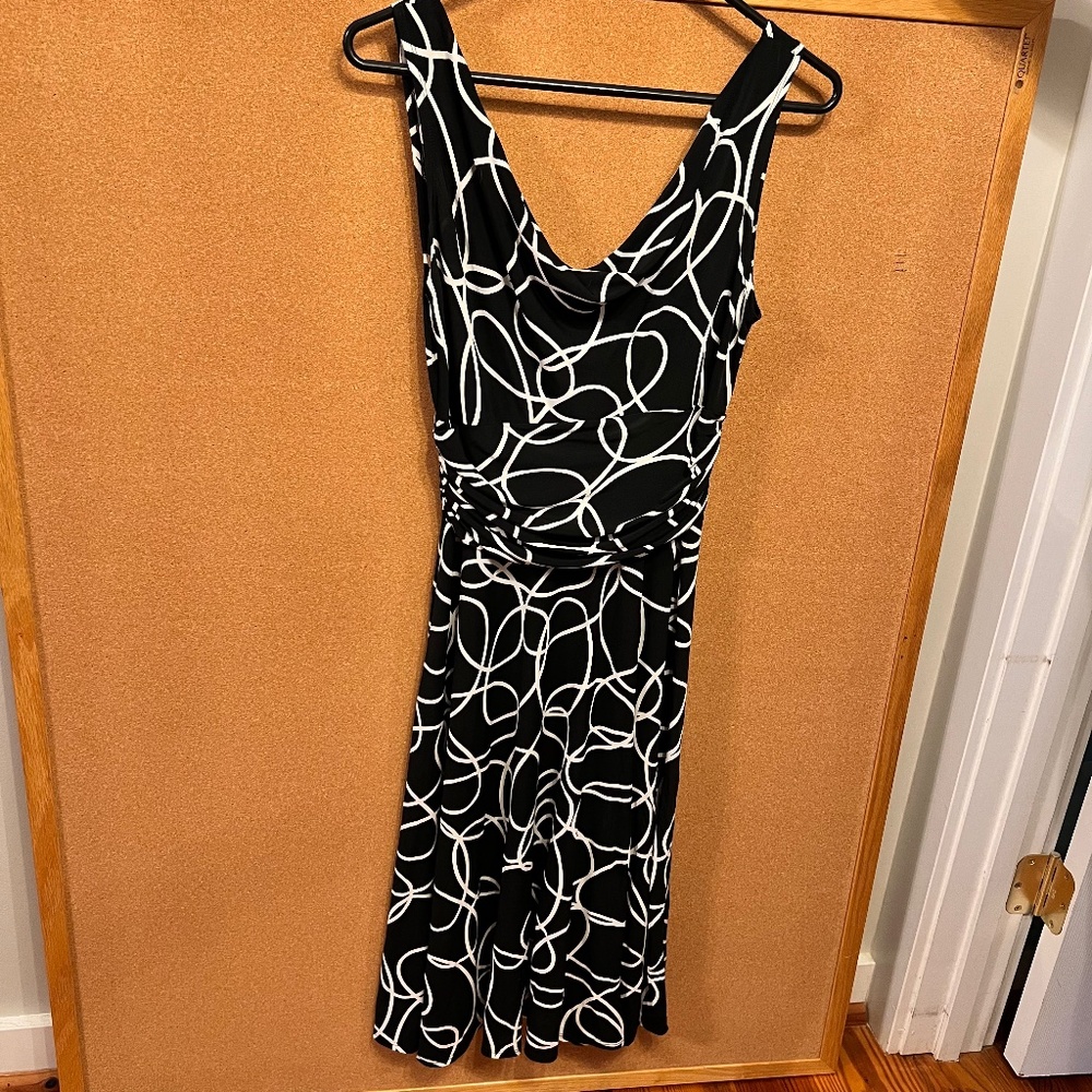 Black and White Patterned Formal Mid-Length Maggy London Dress